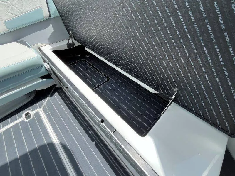 Slide: The Image of Nautique Paragon P25 2020 - 59