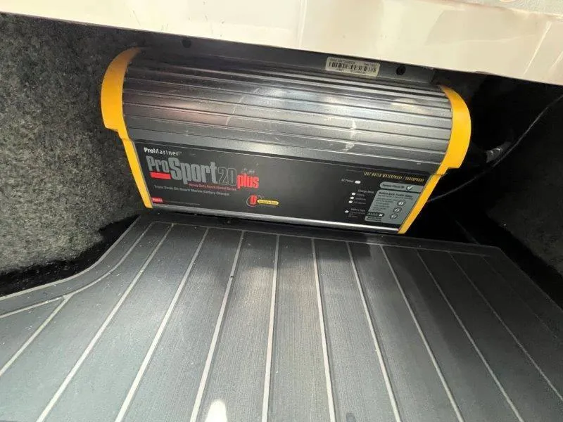 Slide: The Image of Nautique Paragon P25 2020 - 60