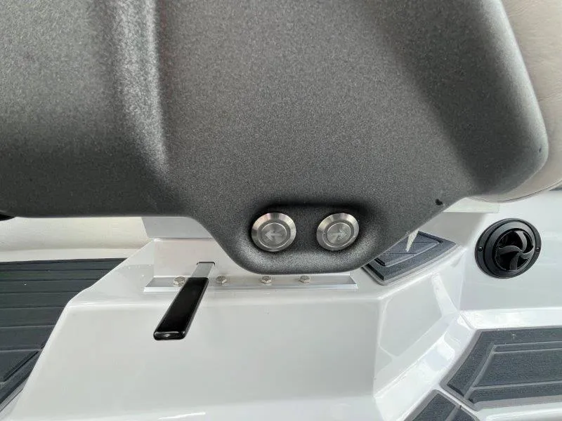 Slide: The Image of Nautique Paragon P25 2020 - 65