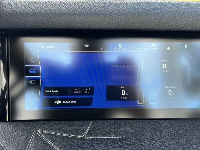 Slide: The Image of Nautique Paragon P25 2020 - 70