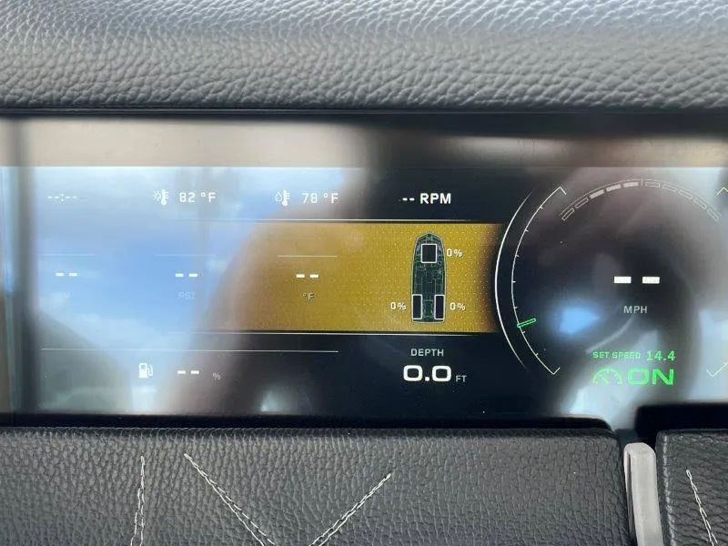 Slide: The Image of Nautique Paragon P25 2020 - 81