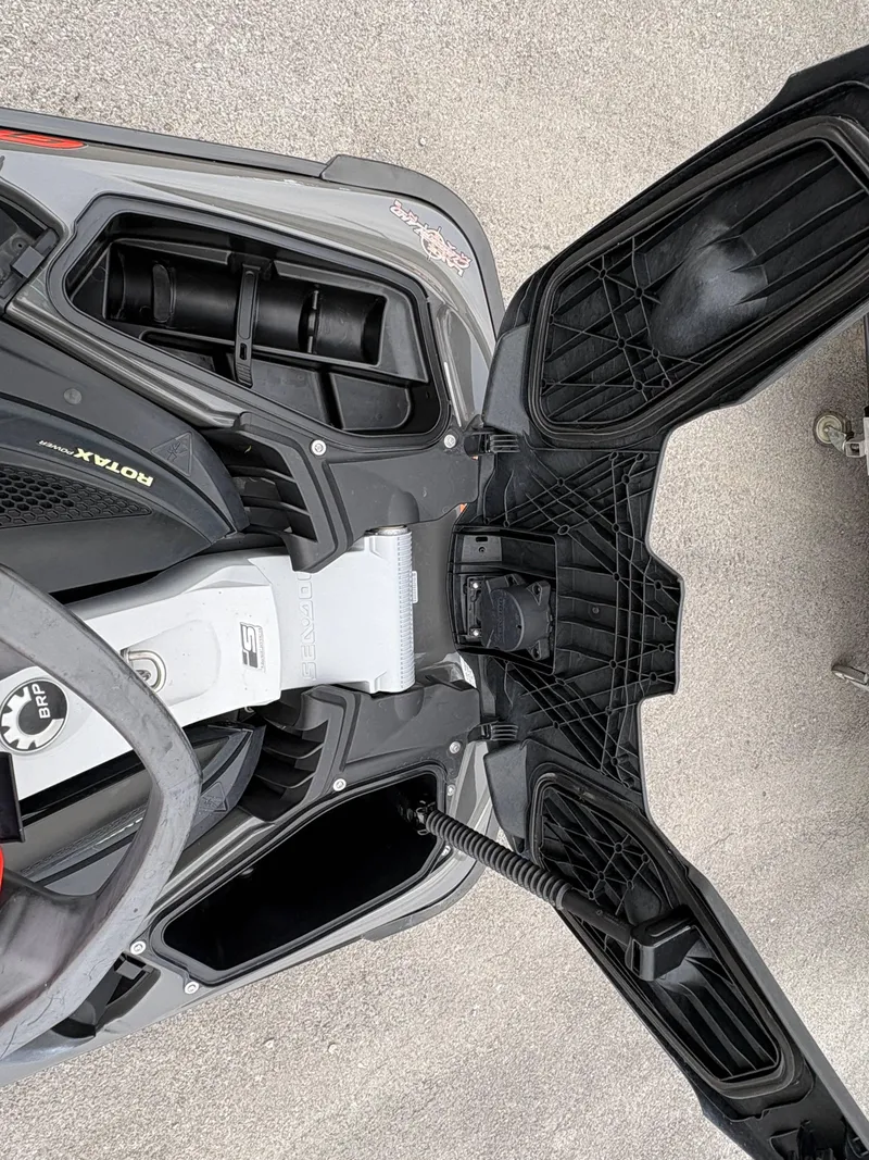 Slide: The Image of Sea-Doo GTX LTD is 260 2014 - 28