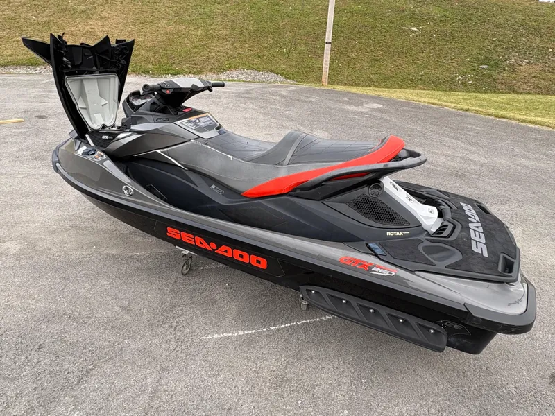 Slide: The Image of Sea-Doo GTX LTD is 260 2014 - 32