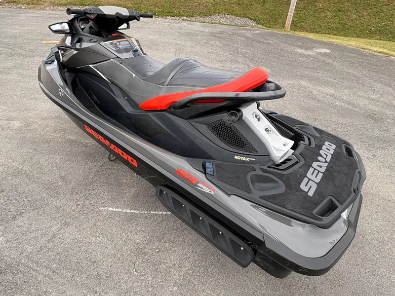 Slide: The Image of Sea-Doo GTX LTD is 260 2014 - 6