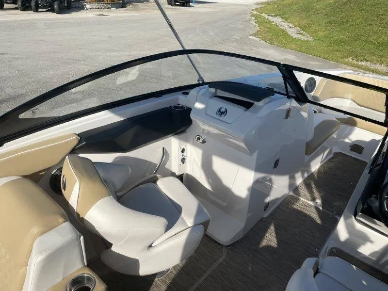 Slide: The Image of Scarab 255 SBHO Platinum 2017 - 26