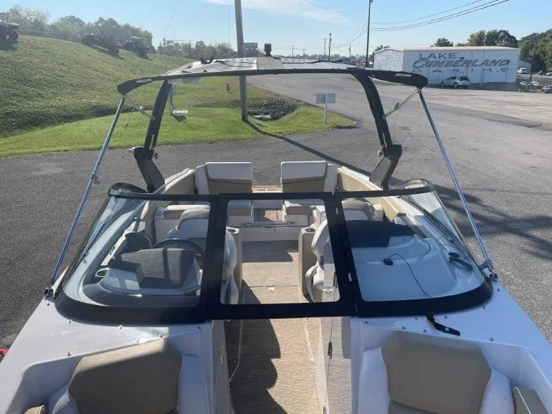 Slide: The Image of Scarab 255 SBHO Platinum 2017 - 36