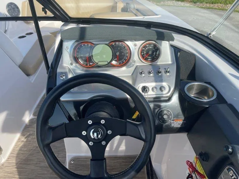 Slide: The Image of Scarab 255 SBHO Platinum 2017 - 39