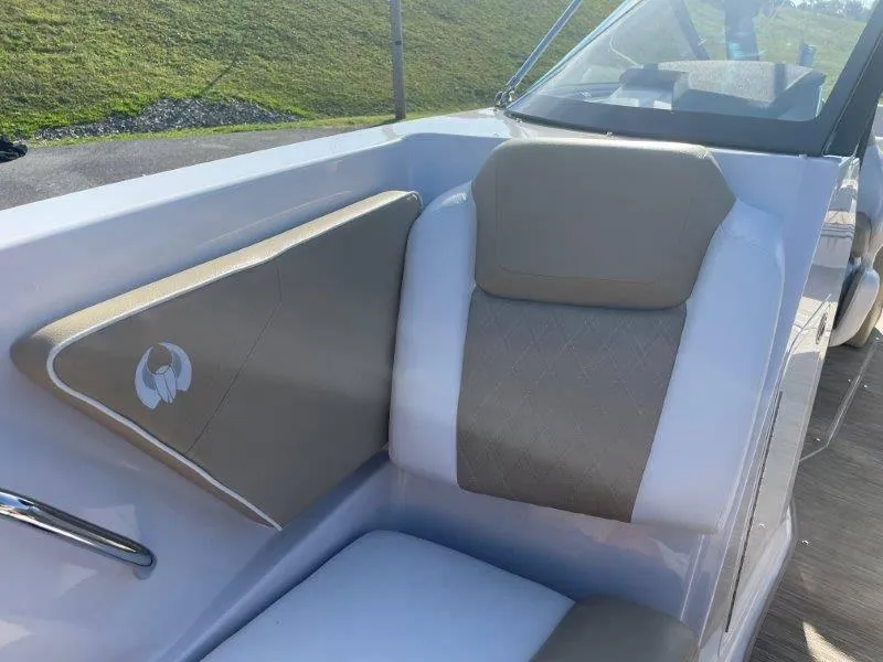 Slide: The Image of Scarab 255 SBHO Platinum 2017 - 58