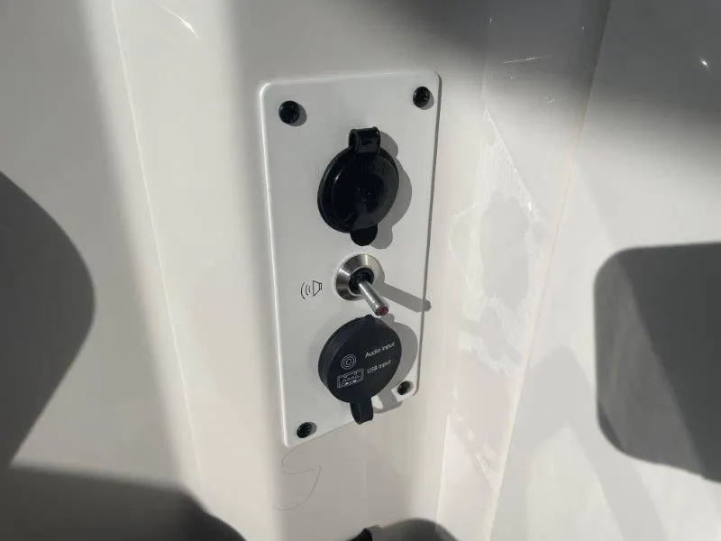 Slide: The Image of Scarab 255 SBHO Platinum 2017 - 60