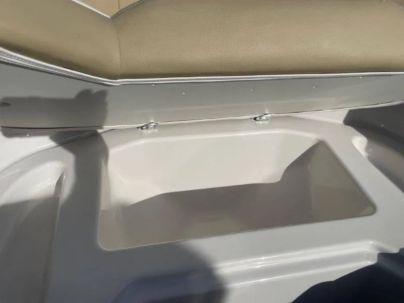 Slide: The Image of Scarab 255 SBHO Platinum 2017 - 61