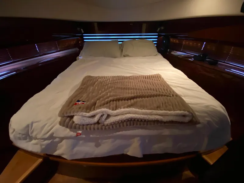 Slide: The Image of Sea Ray 450 Sedan Bridge 2012 - 46