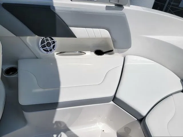 Slide: The Image of Chaparral 23 SSi OB 2024 - 37