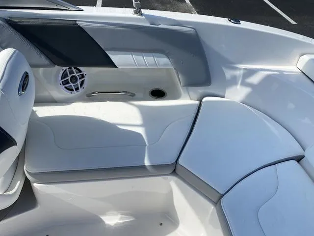 Slide: The Image of Chaparral 23 SSi OB 2024 - 35