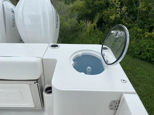 Slide: The Image of Robalo R270 Center Console 2024 - 12