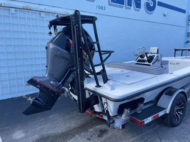 Slide: The Image of Maverick 18 HPX-V 2024 - 2