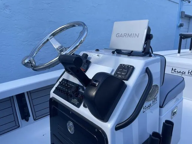 Slide: The Image of Maverick 18 HPX-V 2024 - 3