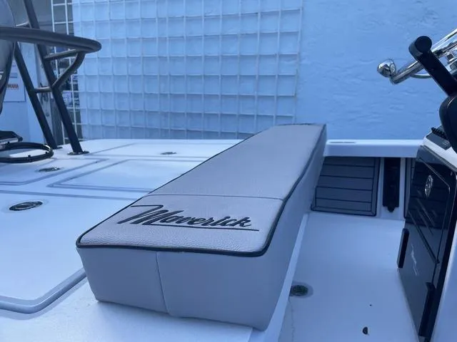 Slide: The Image of Maverick 18 HPX-V 2024 - 6