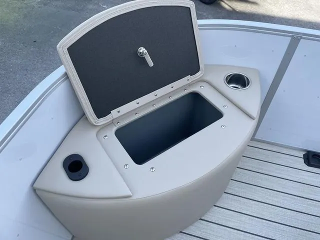 Slide: The Image of G3 G3 Suncatcher 20 FC 2024 - 11