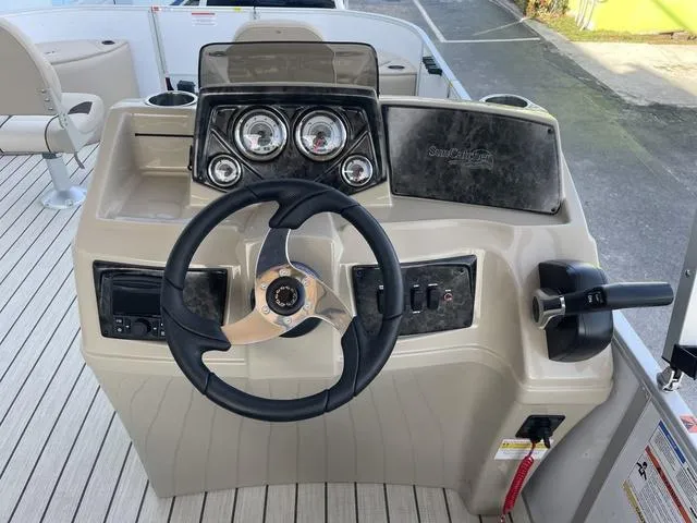 Slide: The Image of G3 G3 Suncatcher 20 FC 2024 - 6