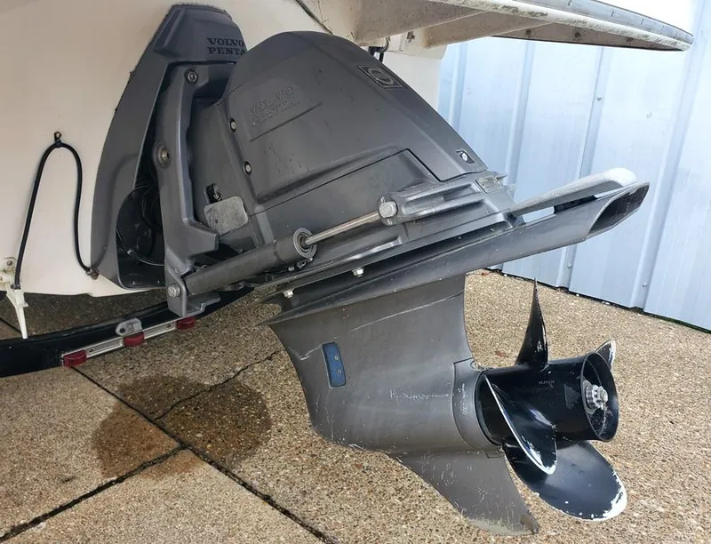 Slide: The Image of Volvo Penta outdrive - 10