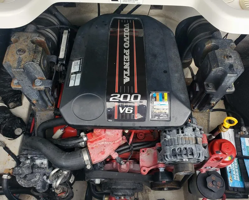 Slide: The Image of Volvo Penta 4.3L 200HP MPI V6 - 12