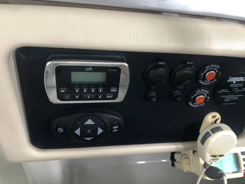 Slide: The Image of Crownline Boats 350 Sport Yacht 2014 - 20