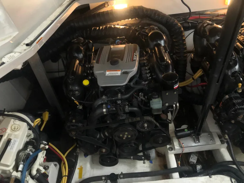 Slide: The Image of Crownline Boats 350 Sport Yacht 2014 - 27