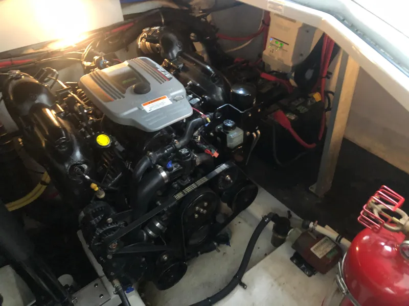 Slide: The Image of Crownline Boats 350 Sport Yacht 2014 - 29