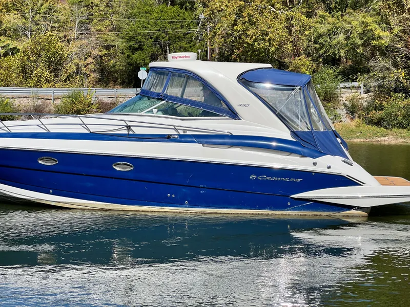 Slide: The Image of Crownline Boats 350 Sport Yacht 2014 - 39