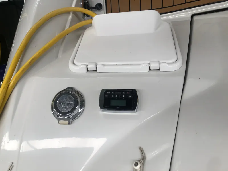 Slide: The Image of Crownline Boats 350 Sport Yacht 2014 - 5