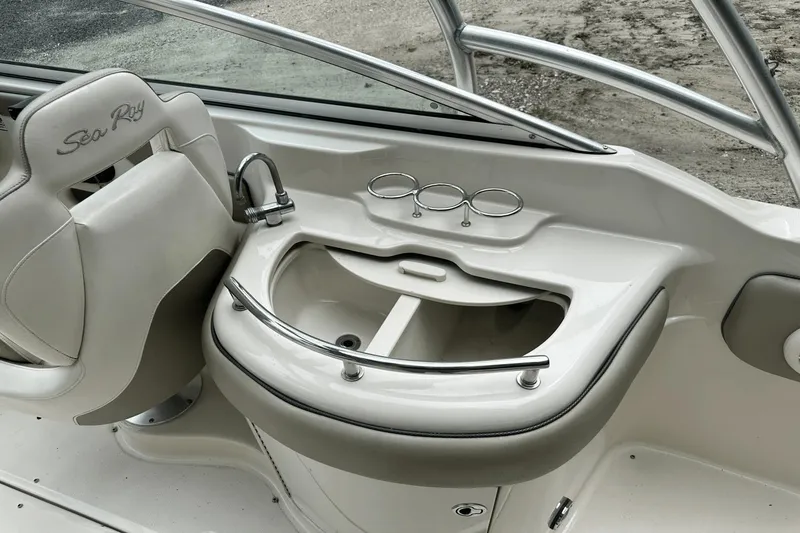 Slide: The Image of Sea Ray 270 Sundeck 2007 - 10