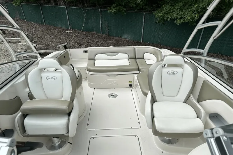 Slide: The Image of Sea Ray 270 Sundeck 2007 - 14