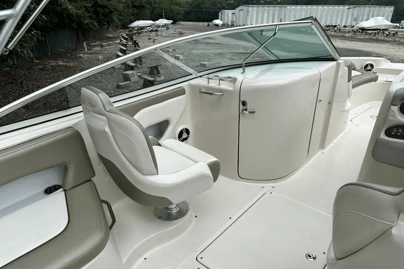 Slide: The Image of Sea Ray 270 Sundeck 2007 - 8