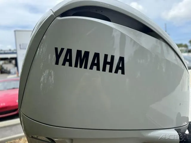 Slide: The Image of Yamaha outboard motor on 2025 Skeeter SX230 boat. - 20