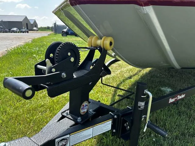 Slide: The Image of Tracker Bass Tracker Classic XL 2024 - 10