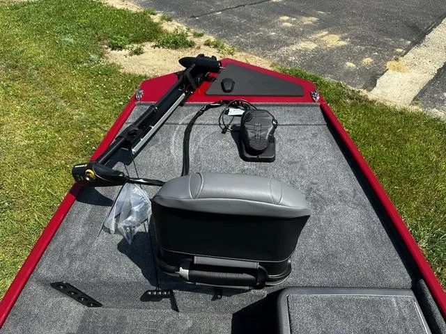 Slide: The Image of Tracker Bass Tracker Classic XL 2024 - 20