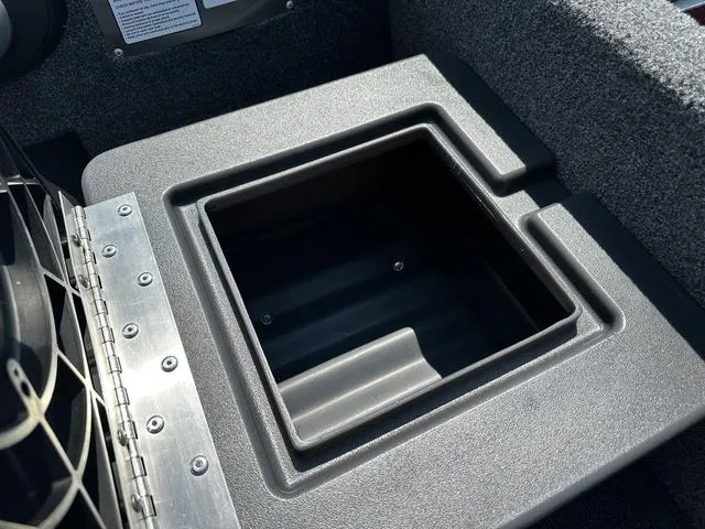 Slide: The Image of Tracker Bass Tracker Classic XL 2024 - 27