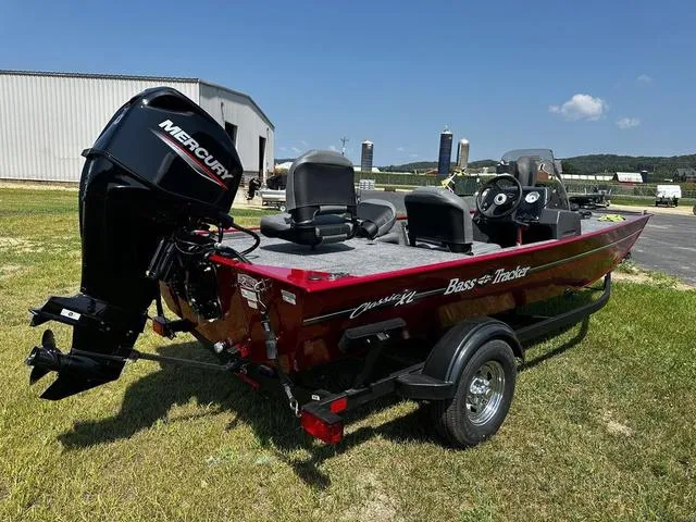 Slide: The Image of Tracker Bass Tracker Classic XL 2024 - 6