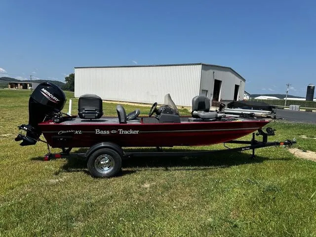 Slide: The Image of Tracker Bass Tracker Classic XL 2024 - 7