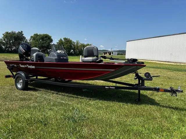 Slide: The Image of Tracker Bass Tracker Classic XL 2024 - 8