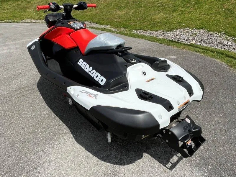 Slide: The Image of Sea-Doo Spark Trixx for 1 Rotax 900 ACE- 90 iBR and Audio 2024 - 9
