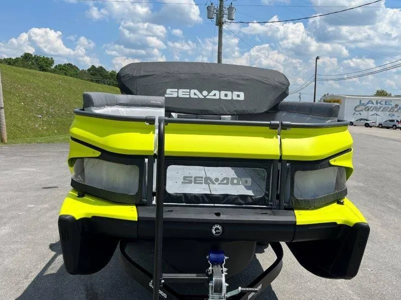 Slide: The Image of Sea-Doo Switch Cruise 21' 230HP 2024 - 52