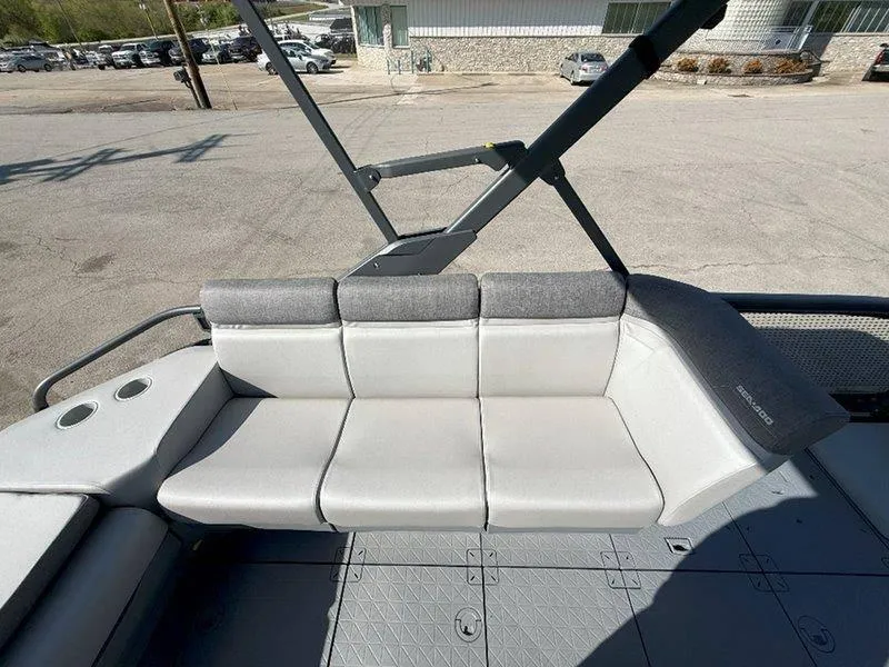 Slide: The Image of Sea-Doo SWITCH SPORT 18' 230HP 2024 - 51