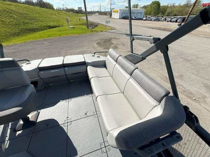 Slide: The Image of Sea-Doo SWITCH SPORT 18' 230HP 2024 - 55