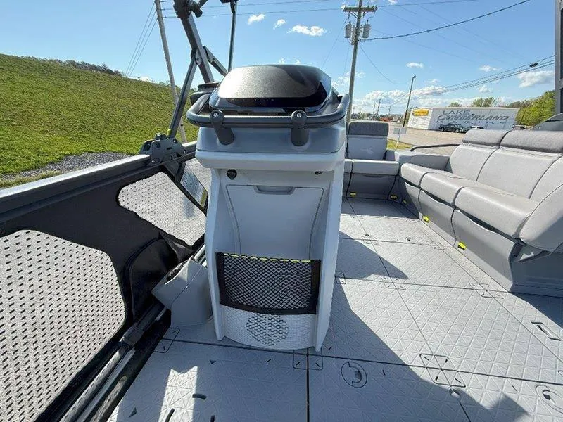 Slide: The Image of Sea-Doo SWITCH SPORT 18' 230HP 2024 - 63