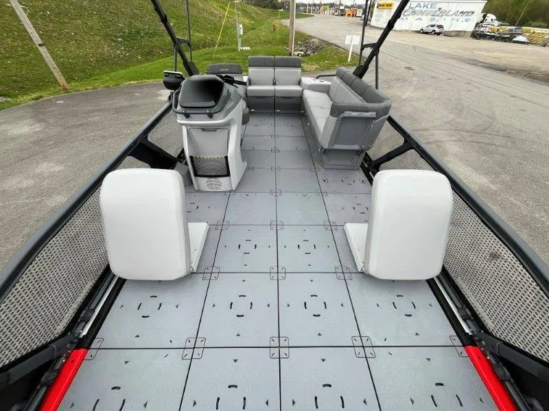 Slide: The Image of Sea-Doo Switch Sport 21 2024 - 10