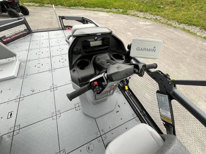 Slide: The Image of Sea-Doo Switch Sport 21 2024 - 14