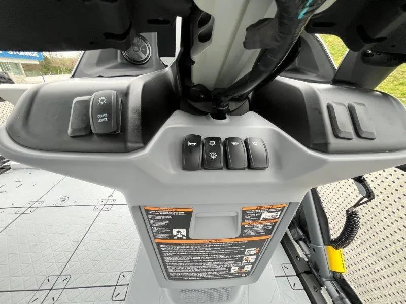 Slide: The Image of Sea-Doo Switch Sport 21 2024 - 19