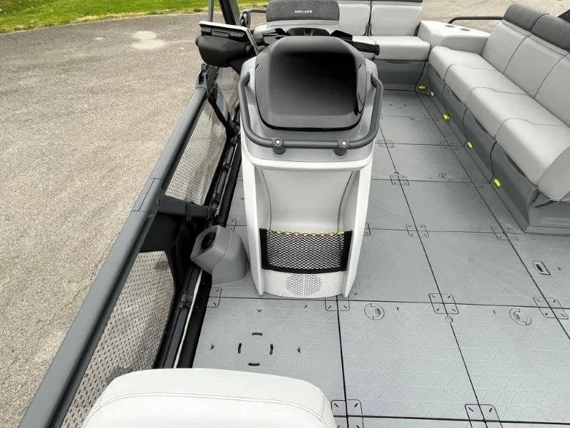 Slide: The Image of Sea-Doo Switch Sport 21 2024 - 21