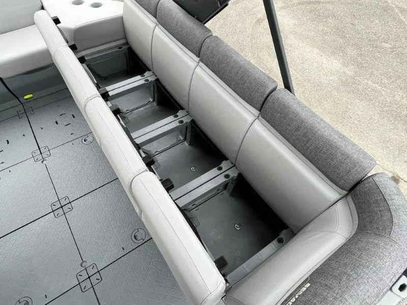 Slide: The Image of Sea-Doo Switch Sport 21 2024 - 24